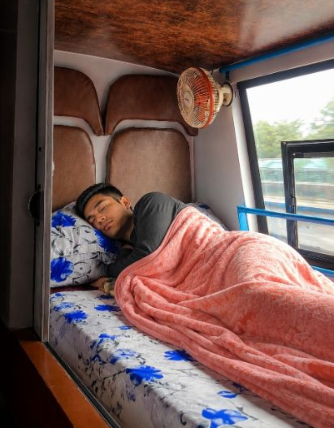 Sleeper Seat Bus: 10 Benefits of Booking for Overnight Travel